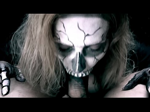 ❤️ Demonflicka suger kuk med sin svarta mun och sväljer sperma. Sluts at sv.porn-tub-sexer.ru ☑